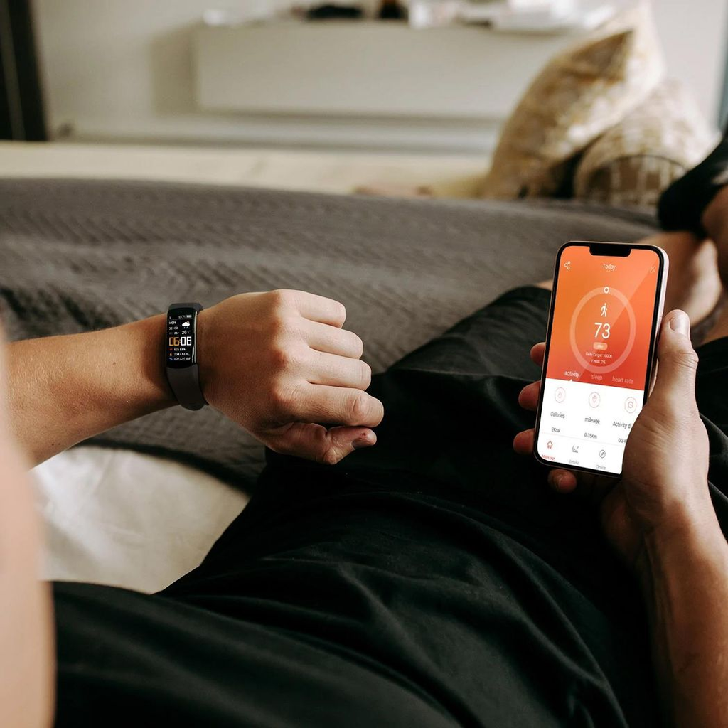 Gymcline Vesper Fitness Tracker with Body Temperature Monitoring